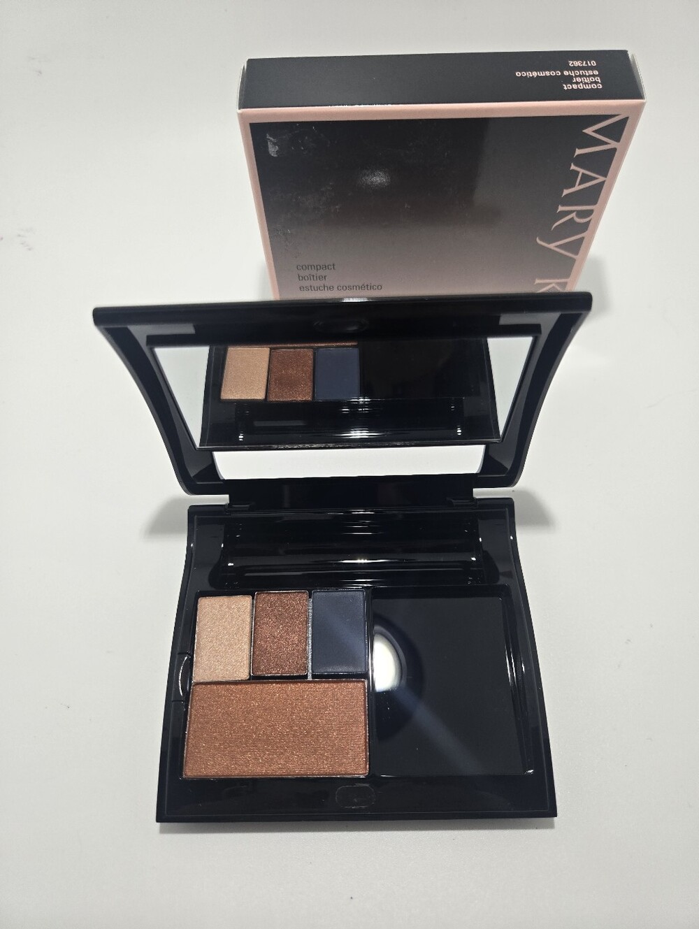 Mary kay Makeup palette with eyeshadow and blush